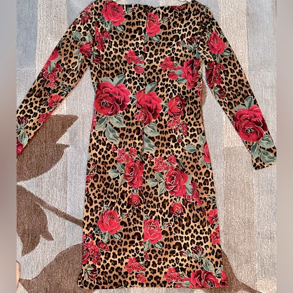Boston Proper Long Sleeve Front Twist Sheath Dress in Leopard & Roses. ZB1 - Picture 4 of 5